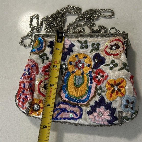 Passport beaded small bag with satin lining crossbody silver chain - Picture 13 of 14